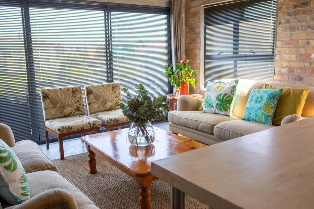 Stay At Friends Bettyʼs Bay Extérieur photo